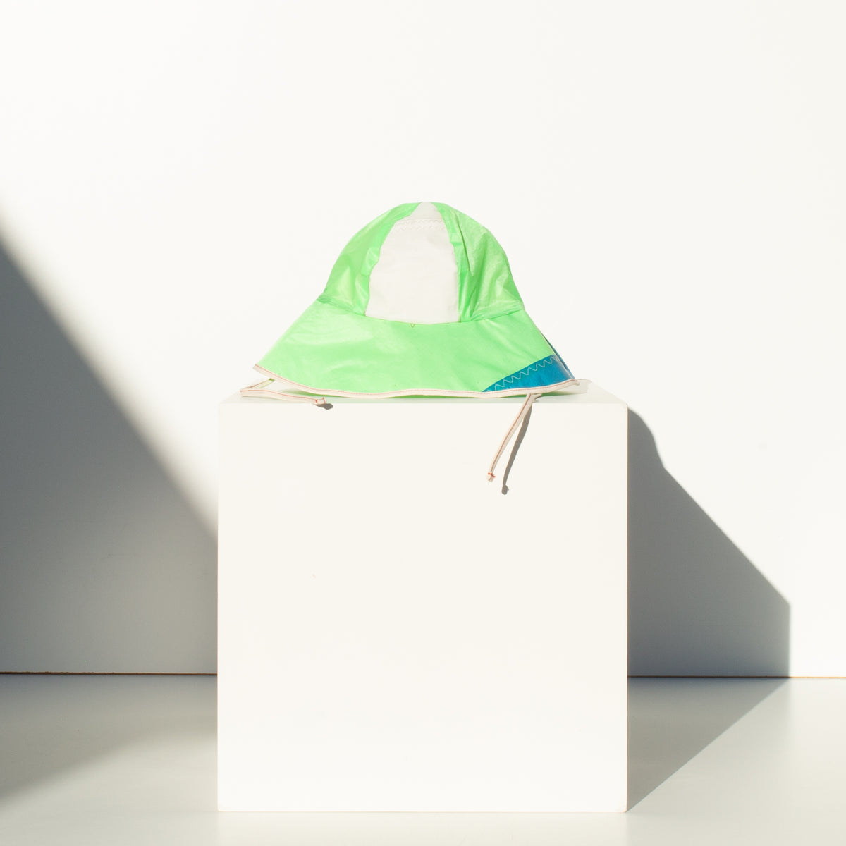 gH ~ BUCKET